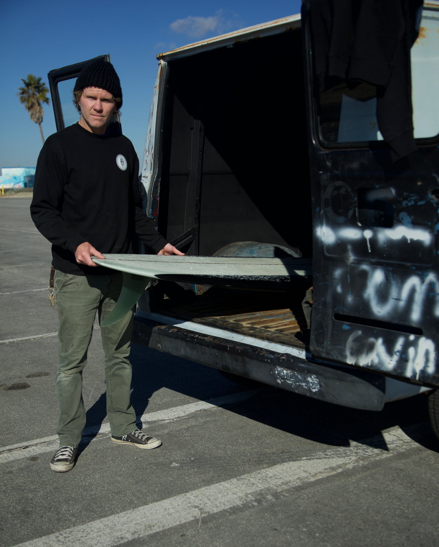 ブラック シグネチャー ロゴ スウェットシャツ